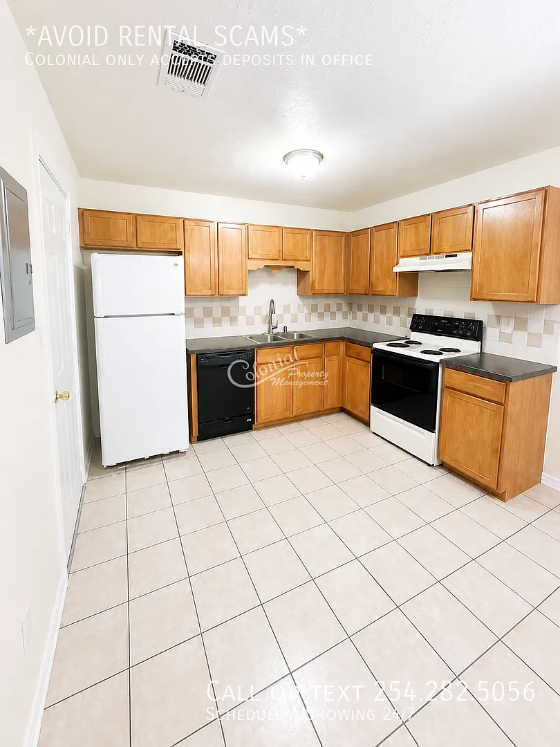 2 bed, 1.5 bath, 990 sqft, $750 — Photo 3