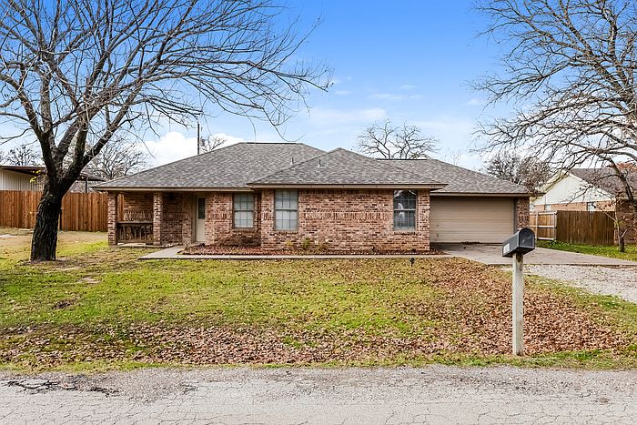 1st image of 413 Maplewood St