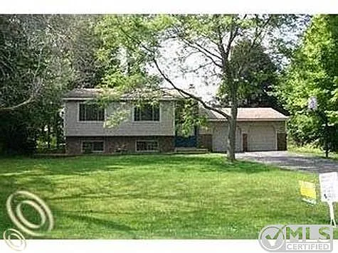 9346 Wild Oaks Cir photo 1