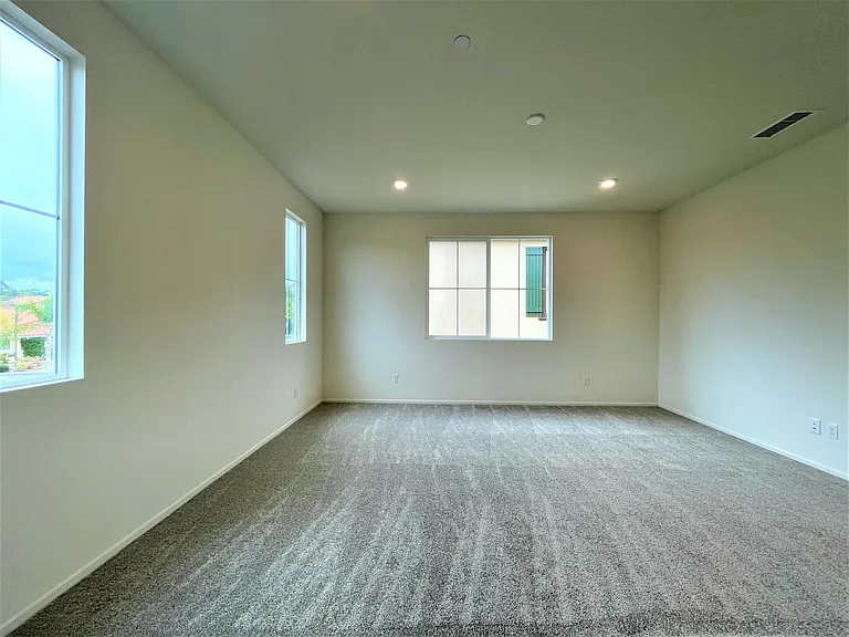 822 Brookdale Dr — Photo 13