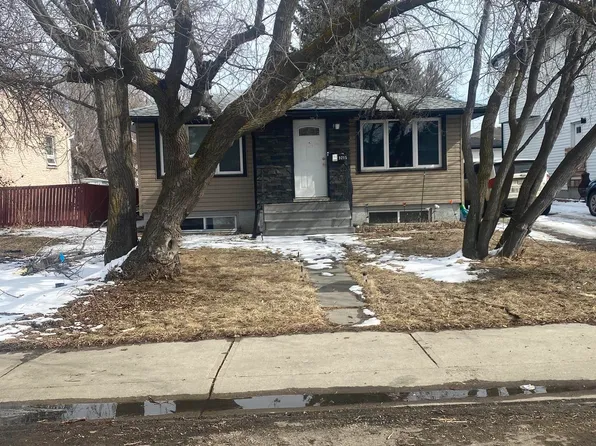 9215 151st St NW, Edmonton, AB T5R 1J8