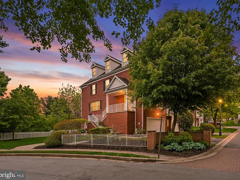 1 Johnsborough Ct #43 — Photo 1