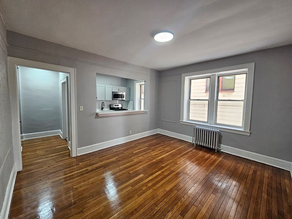 2nd image of 757 Floral Ave #2