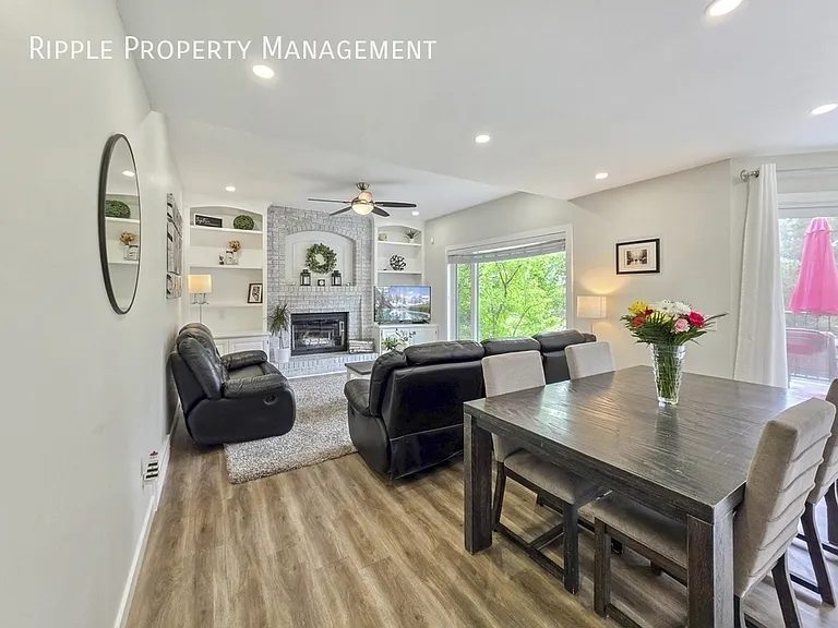 138 Mount Robson Close SE — Photo 4