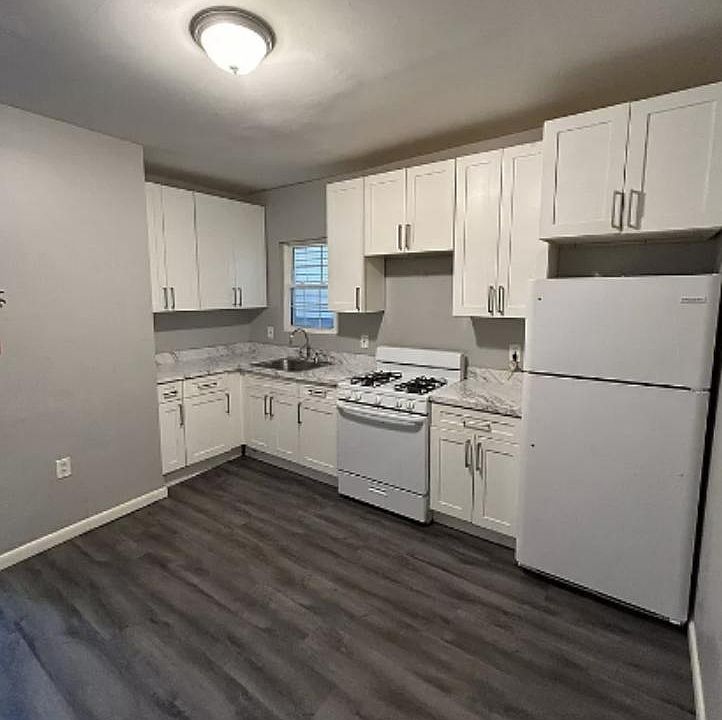 1st image of 37 Columbia Ave Floor 2