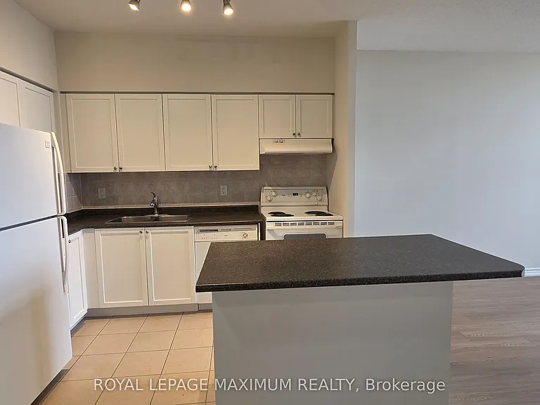 55 Strathaven Dr #2103 — Photo 5