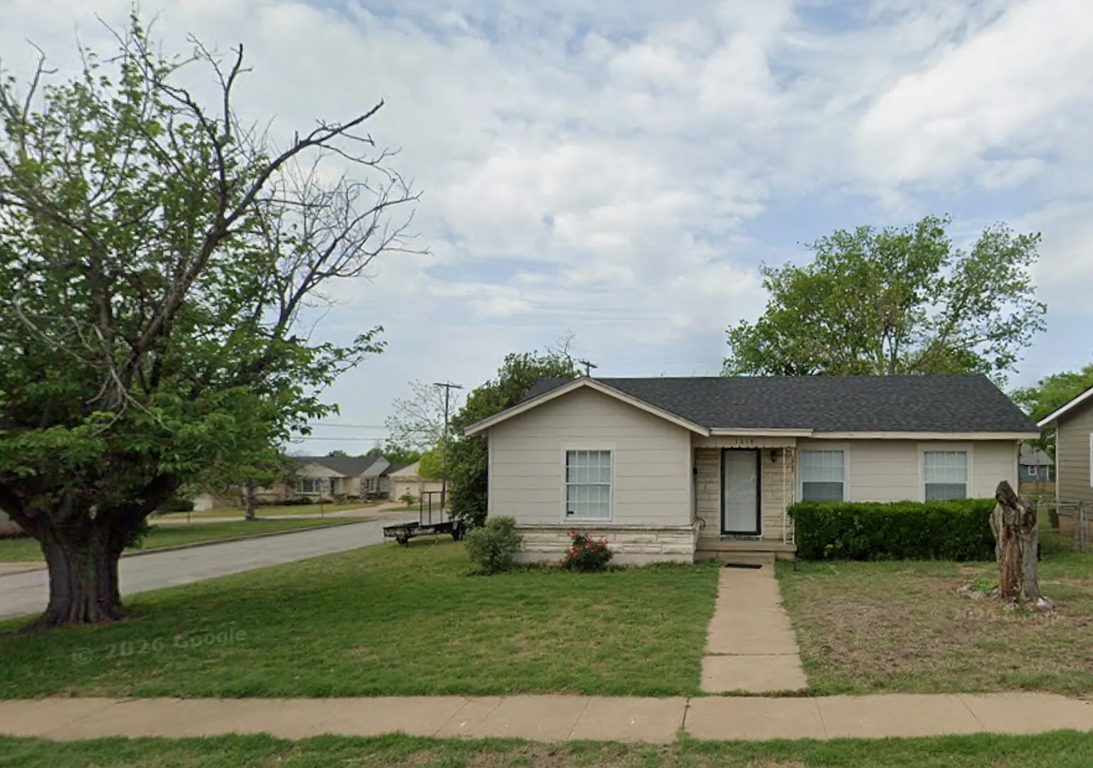 3 Bed 1 Bath with Bonus Room, Laundry Room, and Raised Deck — Photo 1