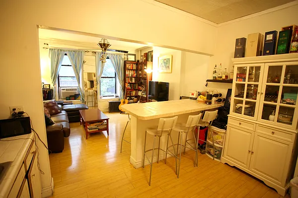 Rented by Avenues Real Estate | media 12