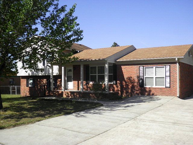 1st image of 3713 Kingsgate Dr