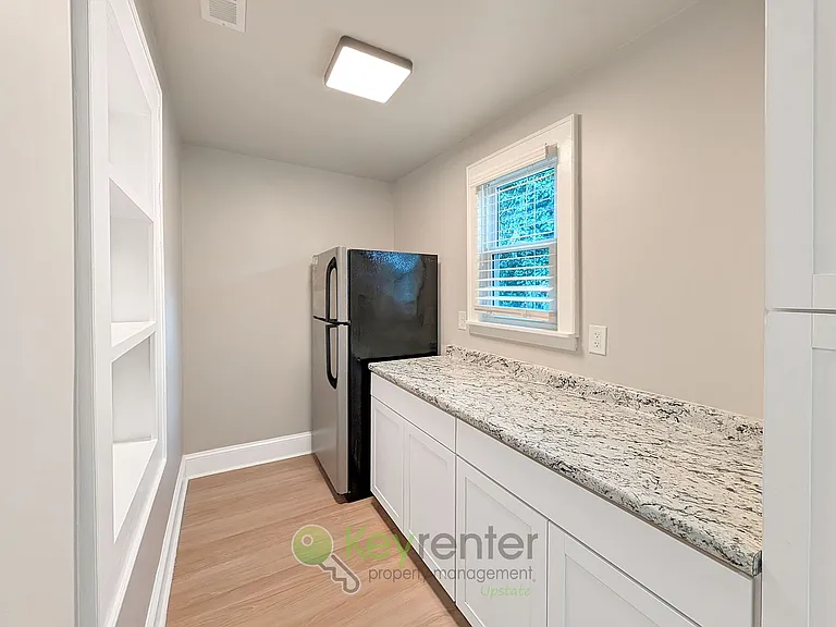 102 Woodville Ave — Photo 7
