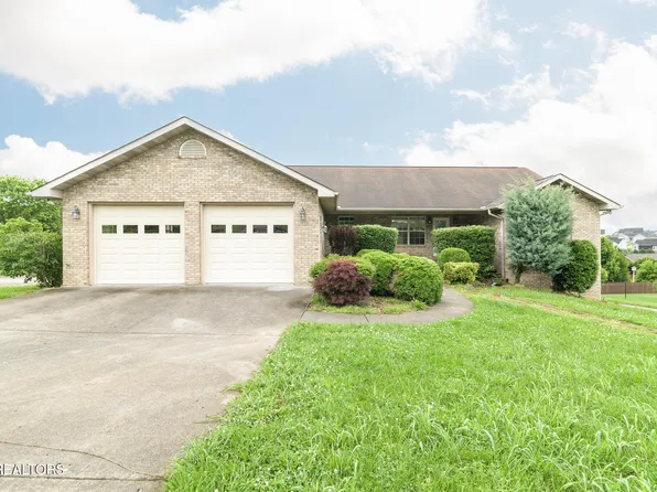 1272 Stewart St, Sevierville, TN 37876