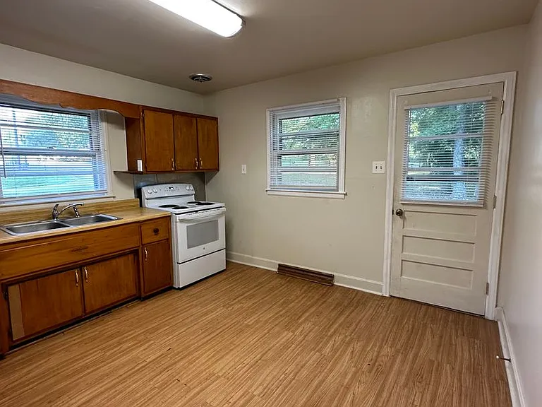 511 Mattress Factory Rd — Photo 3