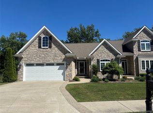12347 Worthington Ct, Grand Blanc, MI 48439