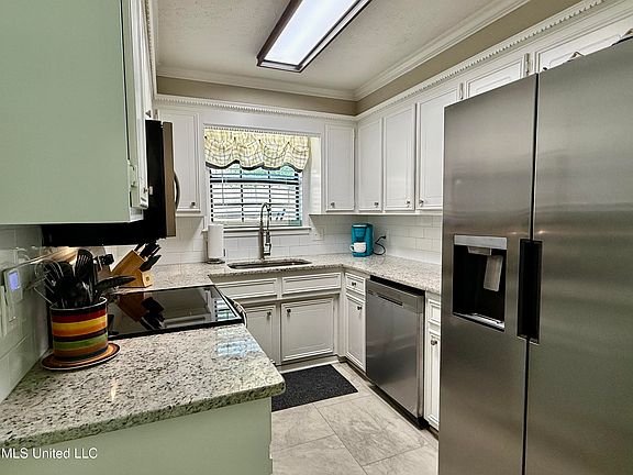 4th image of 538 Bradford Dr