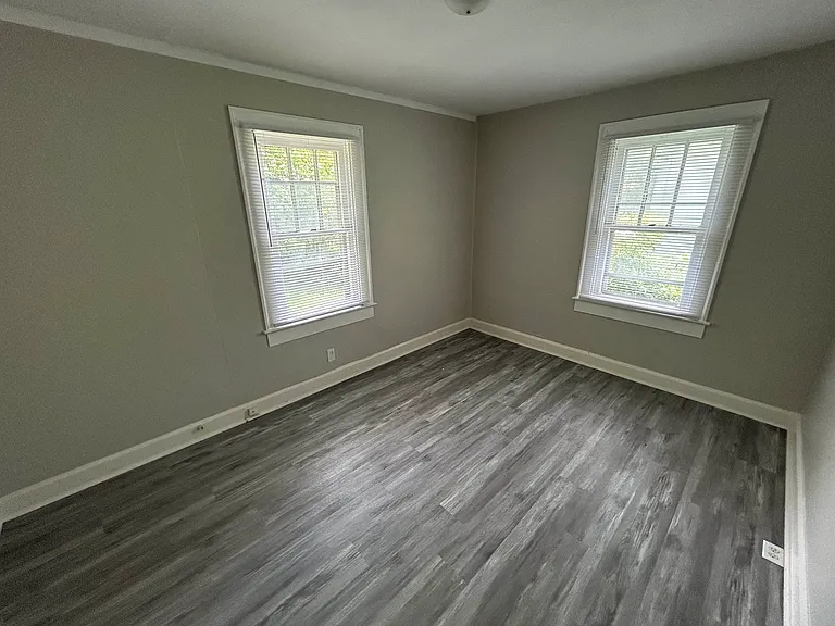 821 N Bradley Ave — Photo 19
