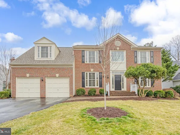 8015 Chippenham Ct, Fairfax Station, VA 22039