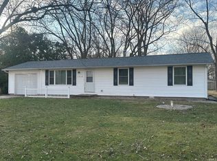 1318 Saint Marys Dr, Warsaw, IN
