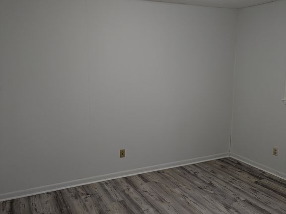 3rd image of 203 Forest Dr #8