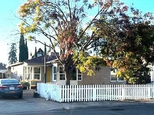 218 Pinkston Ave, Oakdale, CA 95361