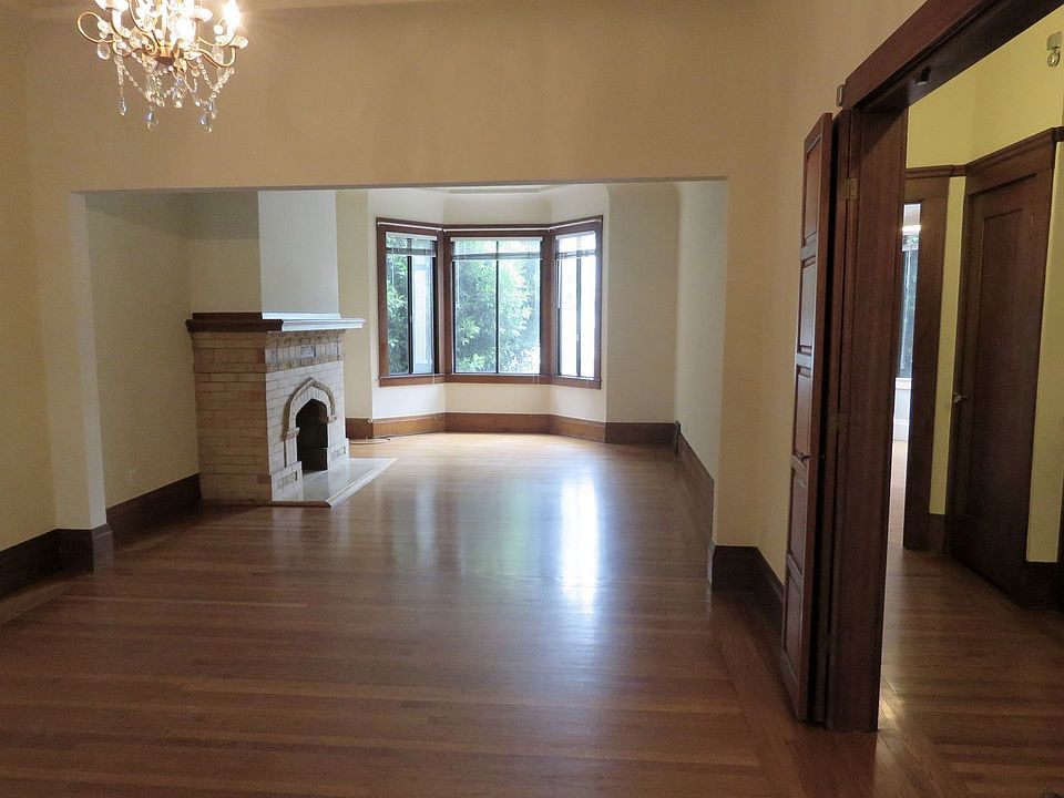 1st image of 2040-2042 Greenwich St #2040