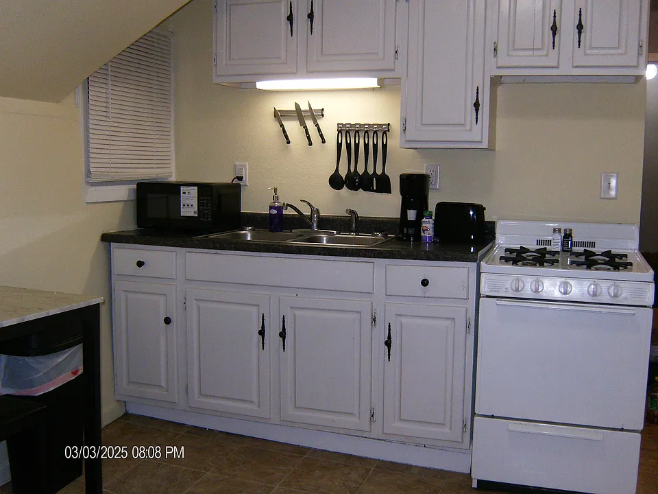 1023 S Lincoln St #3
