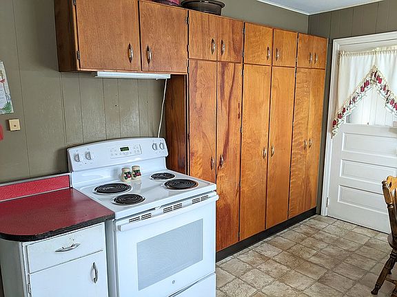 5th image of 62 McCall St