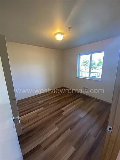135-139 Prince Ave — Photo 29
