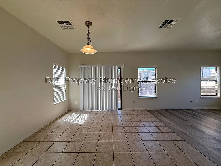 9503 N 82nd Ln — Photo 13