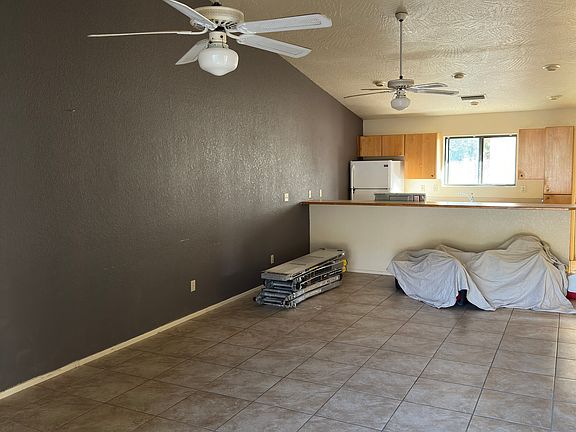 4th image of 4005 E Valley Ln APT 1