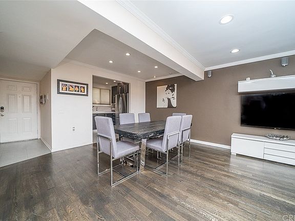 4th image of 6329 Morse Ave