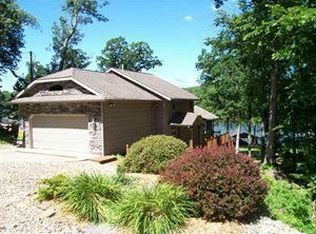581 Highland Hills Dr, Howard, OH 43028