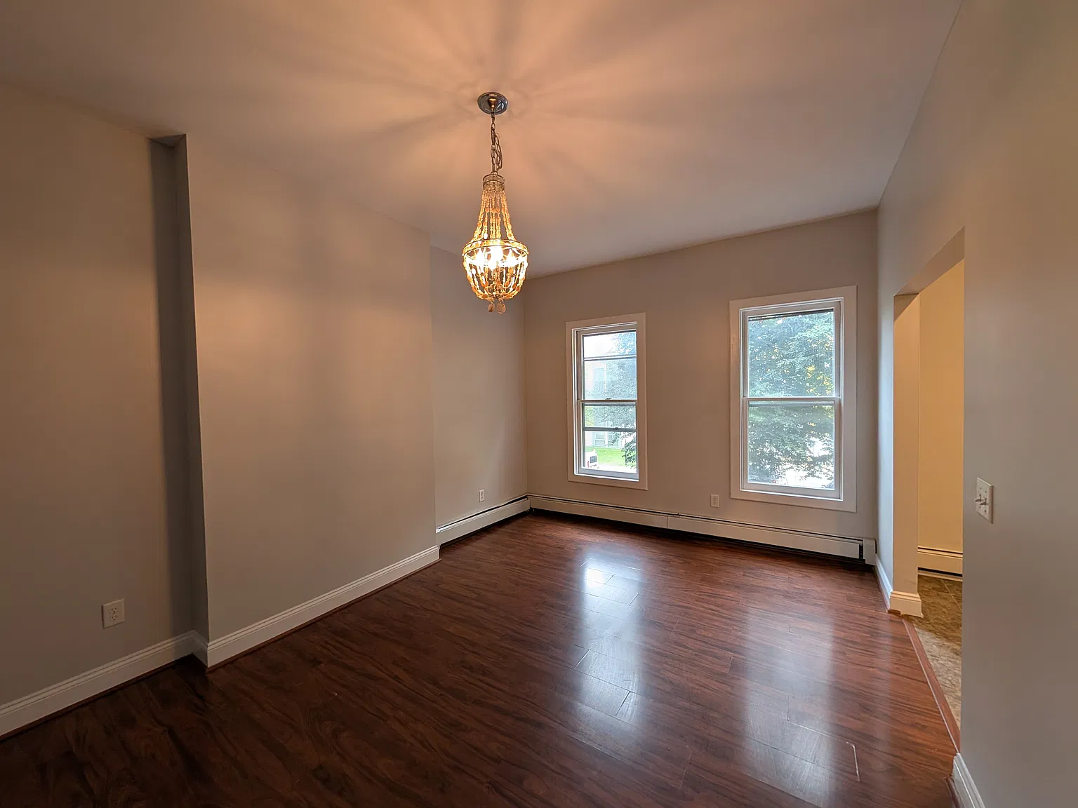 4 bed, 1.5 bath, 2000 sqft, $1,775 — Photo 3