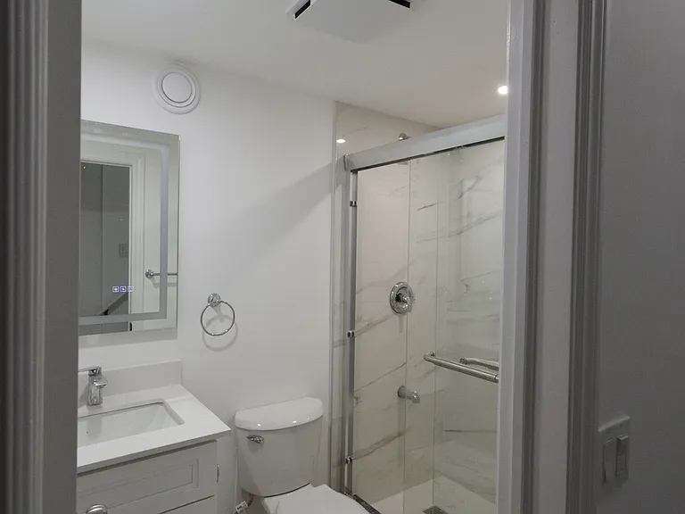45 Lofthouse Dr — Photo 16