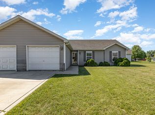 370 Boo Rd, Burns Harbor, IN 46304