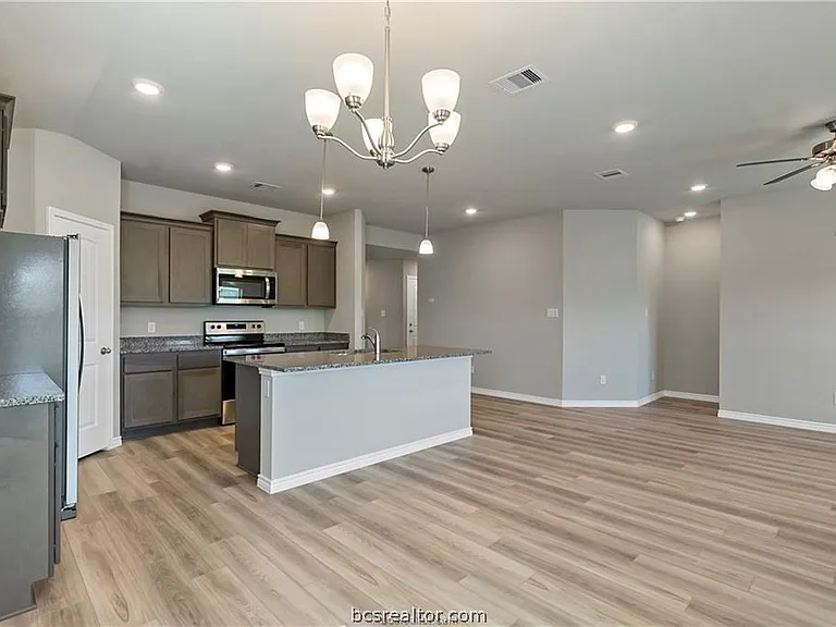 2119 Chief St — Photo 6