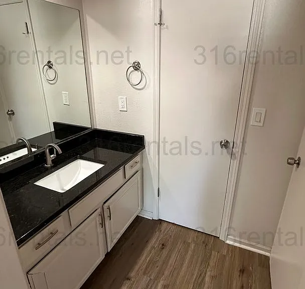 869 N Nims #5 — Photo 13