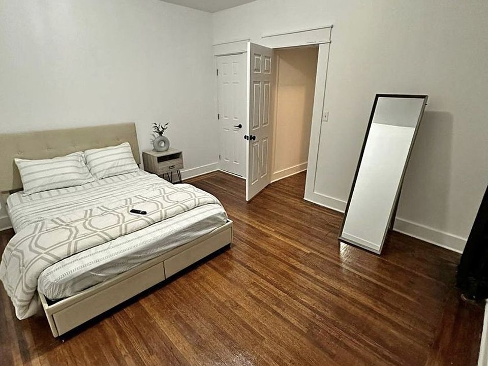 SPACIOUS ROOM FOR RENT with mirrow, drawers, closet space, night stand and polished clean floors