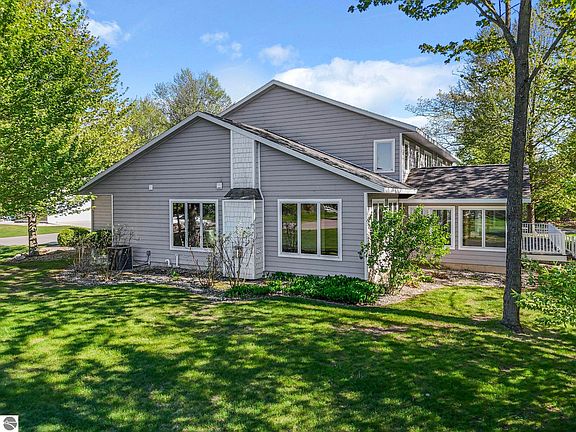 3rd image of 118 Davidsen Shores Dr #17