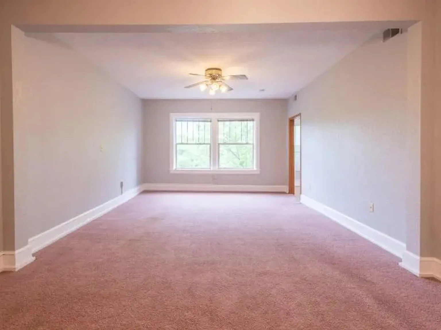 New Lower Rent ! — Photo 3