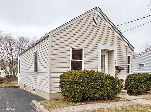 2nd image of 402 Blakely St
