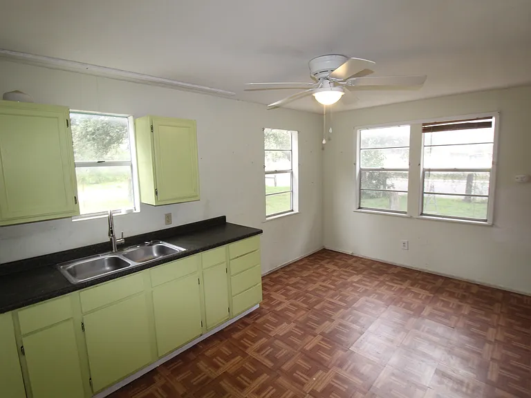 1003 Beam Station Rd — Photo 2