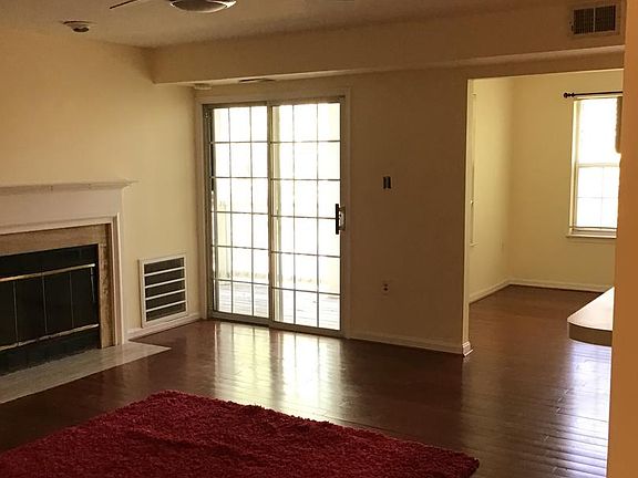 4th image of 9708 Lake Pointe Ct APT 203