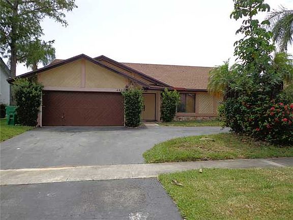 4th image of 4920 NW 73rd Ave
