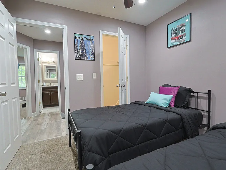Briar Creek Ln — Photo 12