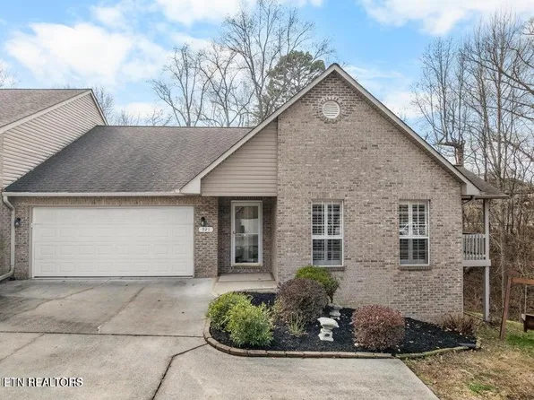 921 Mercer Dr, Maryville, TN 37801