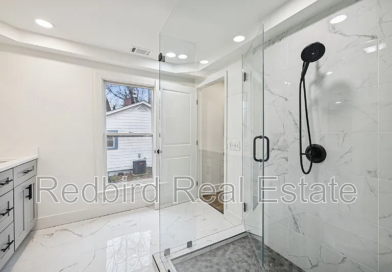 611 S 12th St #B — Photo 16