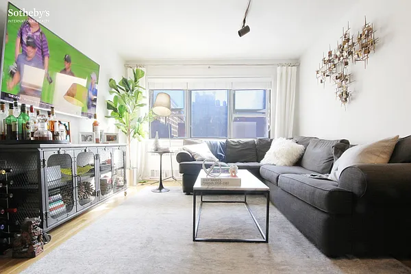 Rented by Sotheby's International Realty | media 6