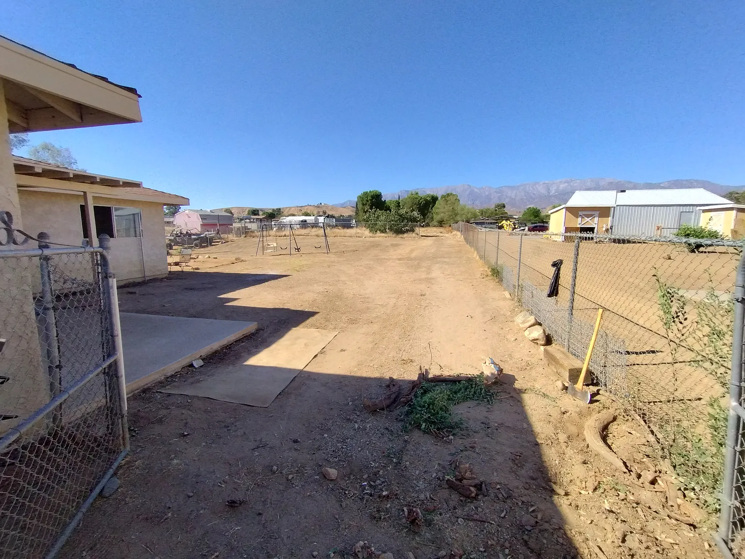 3 bed, 1200 sqft, $2,000 — Photo 2