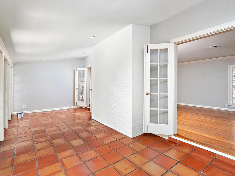 705 Eventide Dr — Photo 8