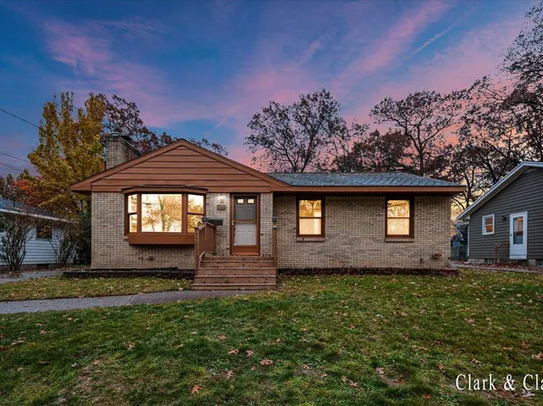 1716 Royal Oak St SW, Wyoming, MI 49519